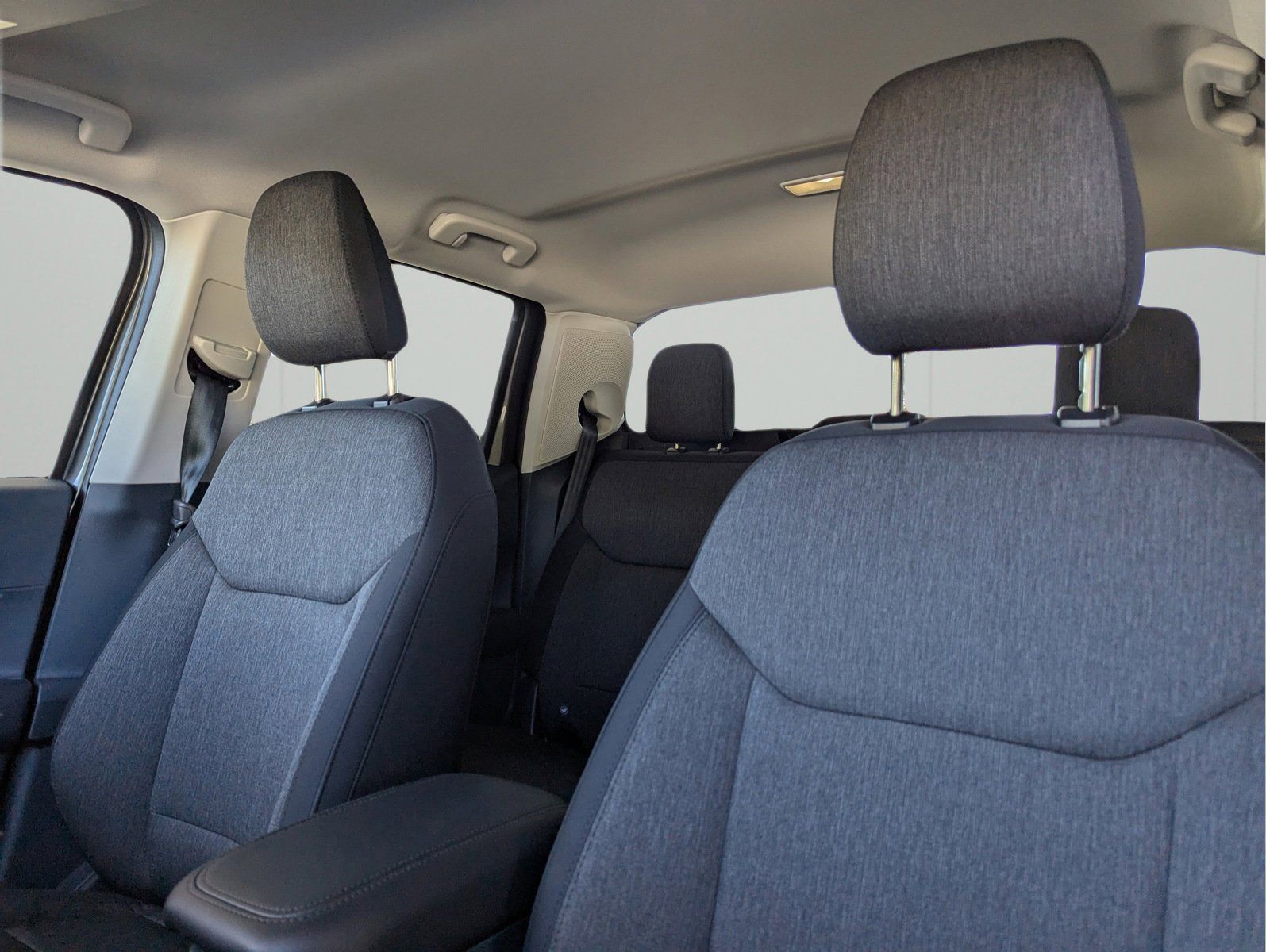 Vehicle image 10 of 24