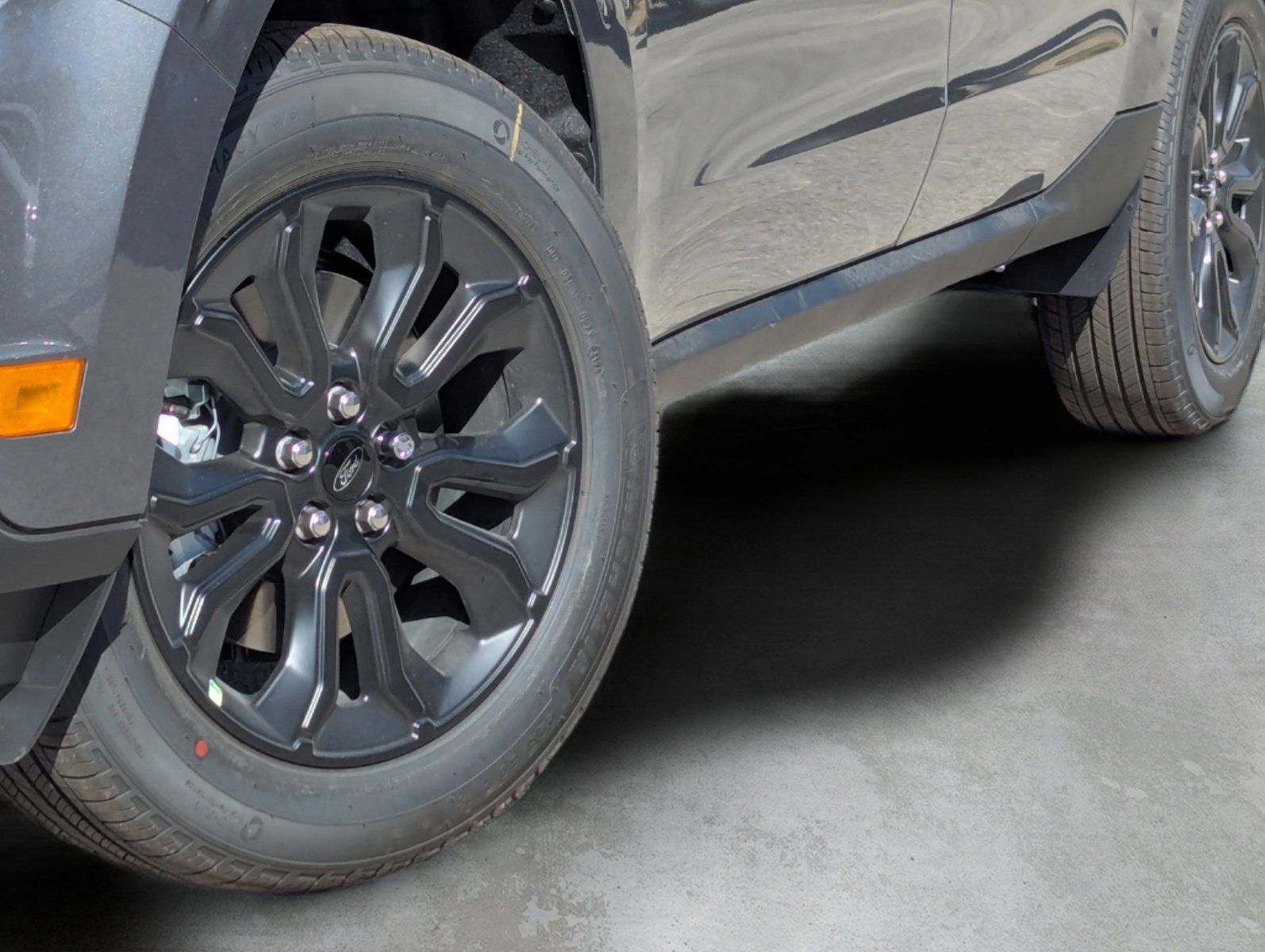 Vehicle image 6 of 24