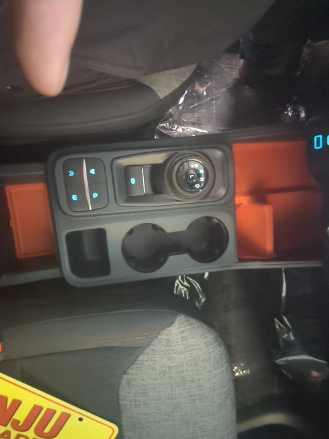 Vehicle image 20 of 28