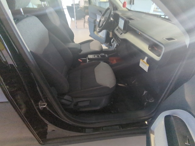 Vehicle image 24 of 28