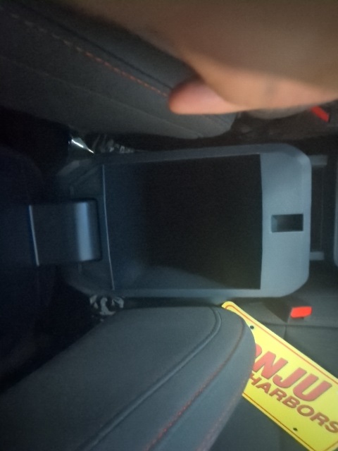 Vehicle image 21 of 28