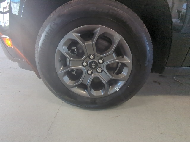 Vehicle image 10 of 28