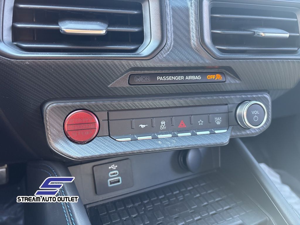 Vehicle image 24 of 26