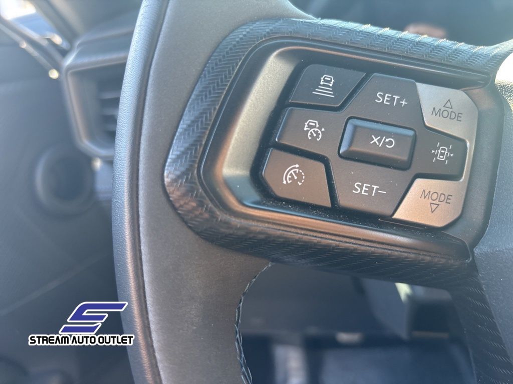 Vehicle image 19 of 26