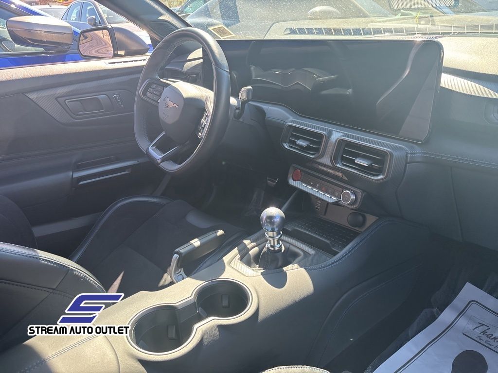 Vehicle image 9 of 26