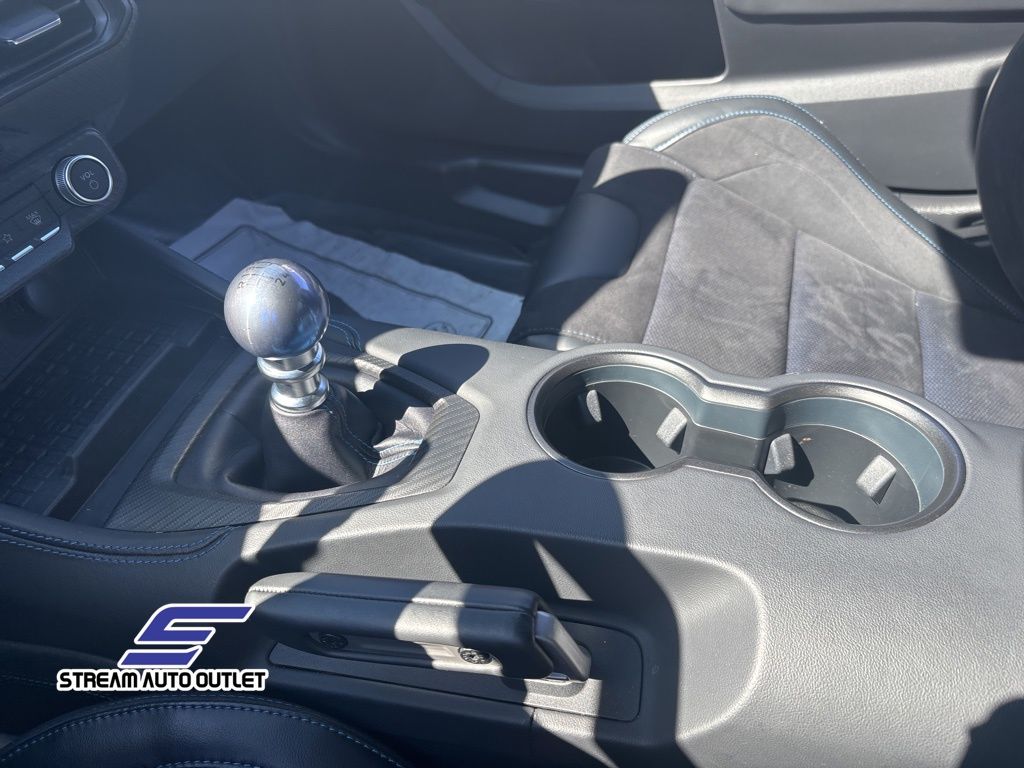 Vehicle image 25 of 26