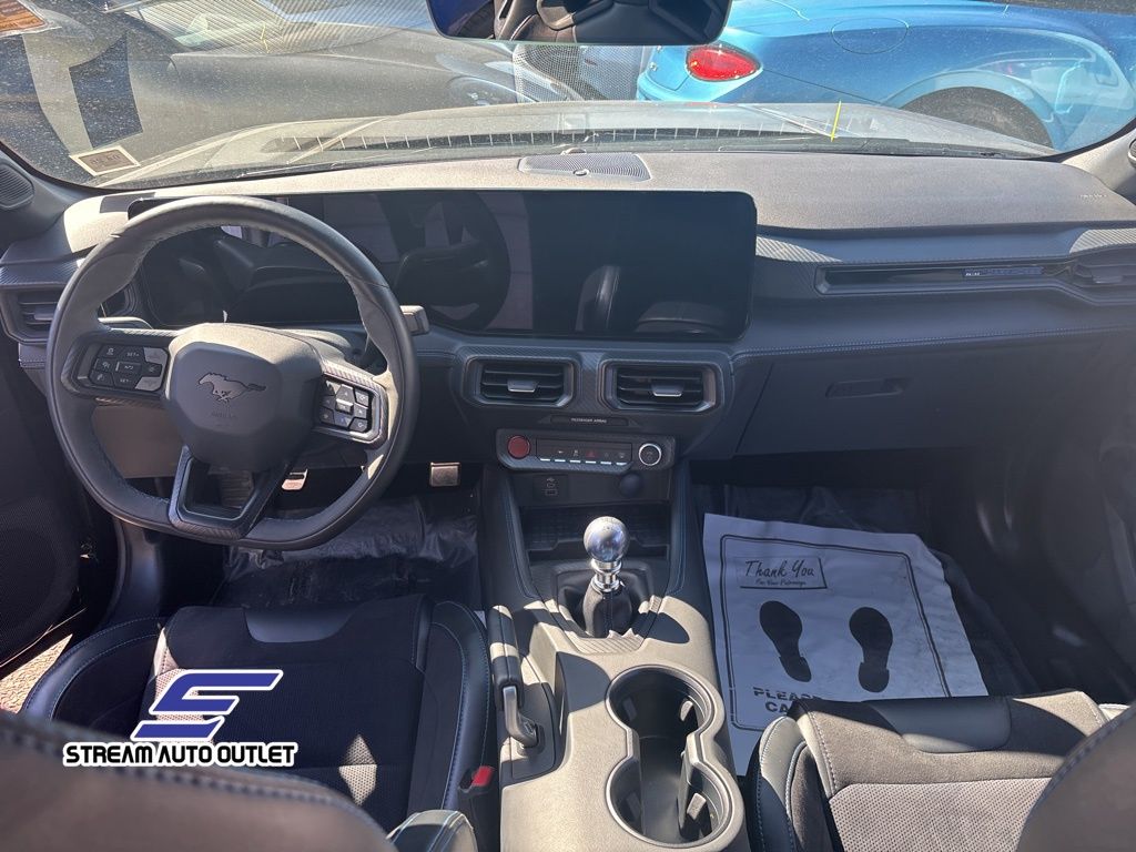 Vehicle image 14 of 26