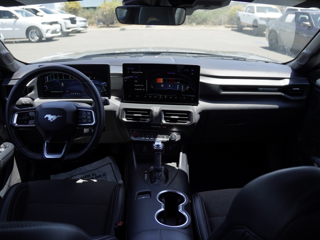 Vehicle image 17 of 29