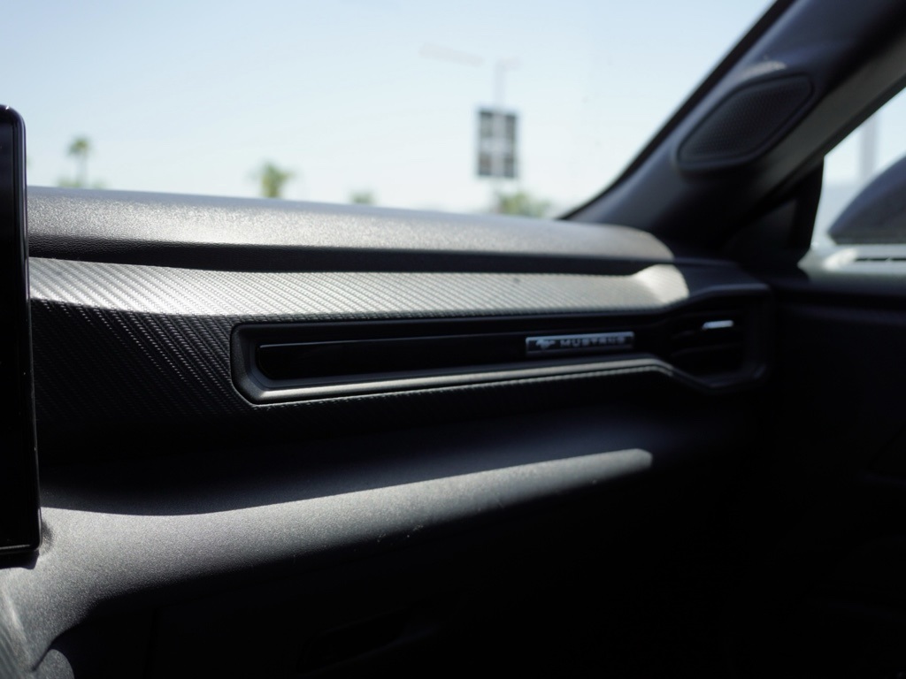 Vehicle image 27 of 29