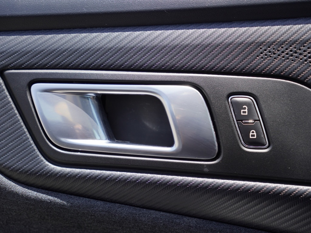 Vehicle image 23 of 29