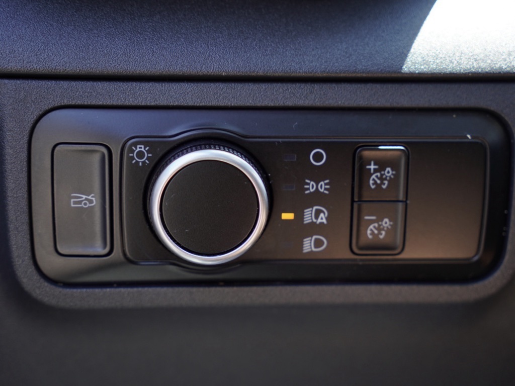 Vehicle image 24 of 29
