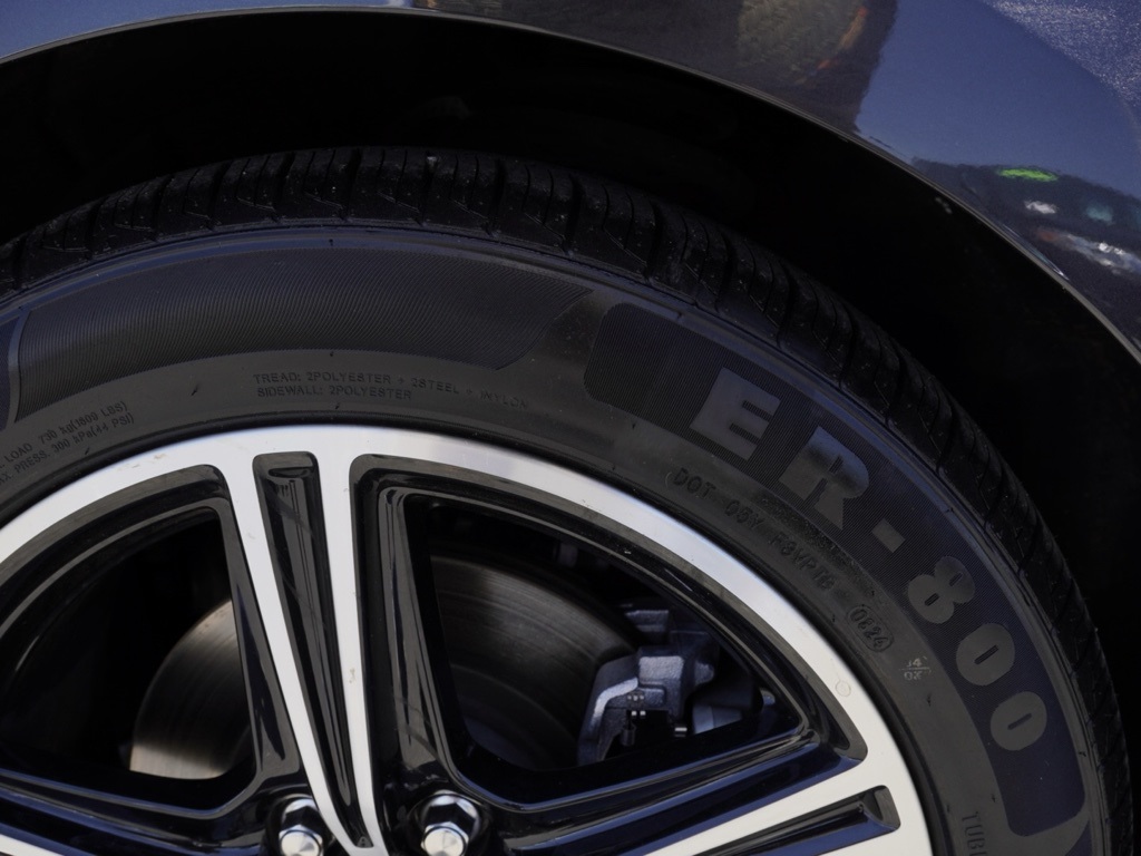 Vehicle image 12 of 29