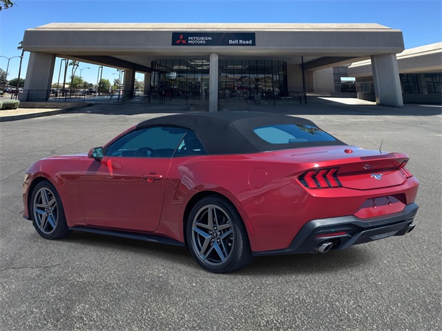 2024 Ford Mustang EcoBoost Image 5 of 32