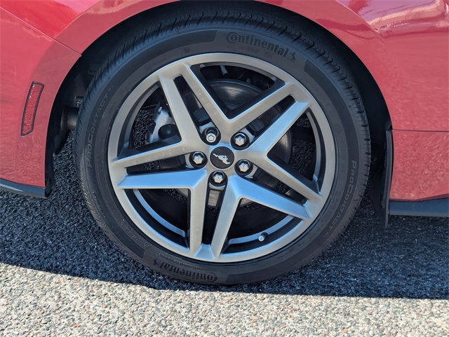 2024 Ford Mustang EcoBoost Image 7 of 32