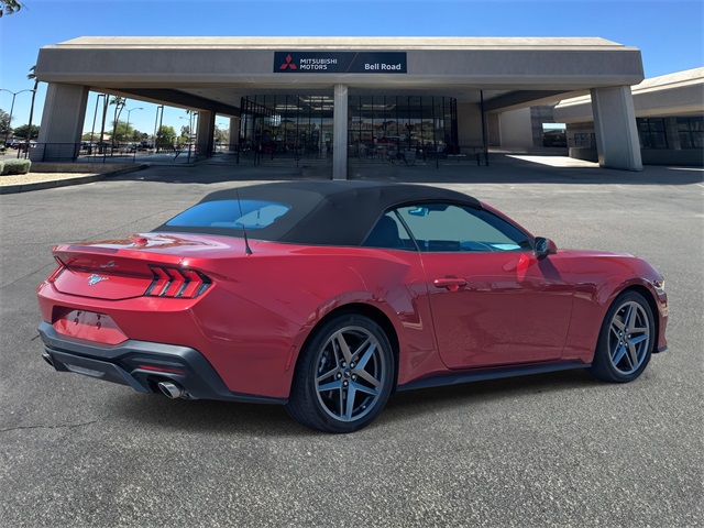 2024 Ford Mustang EcoBoost Image 4 of 32