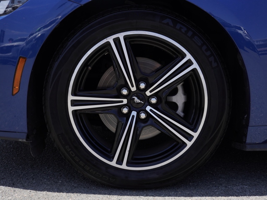 Vehicle image 10 of 29