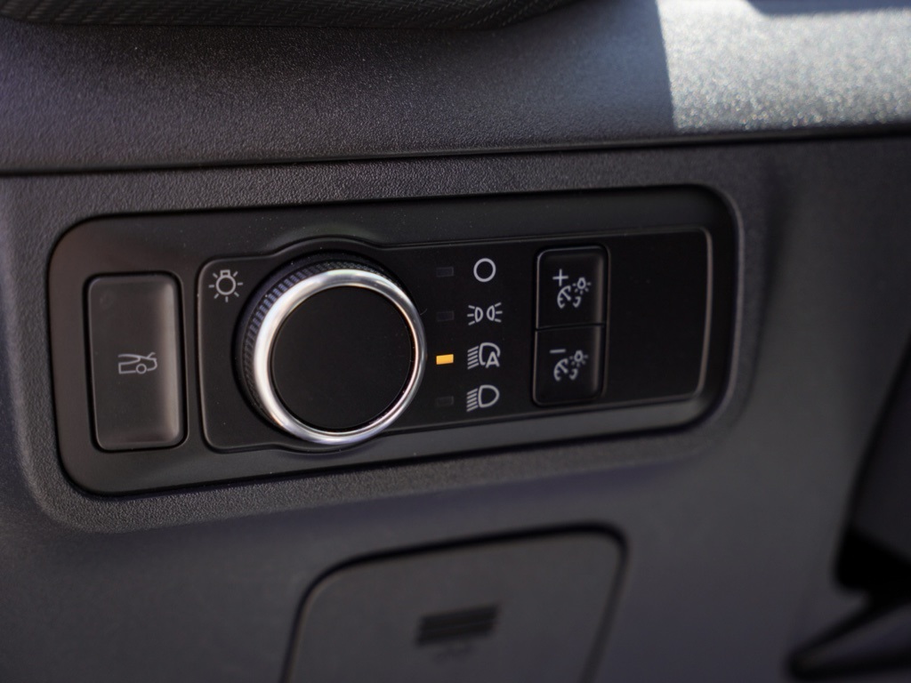 Vehicle image 20 of 29
