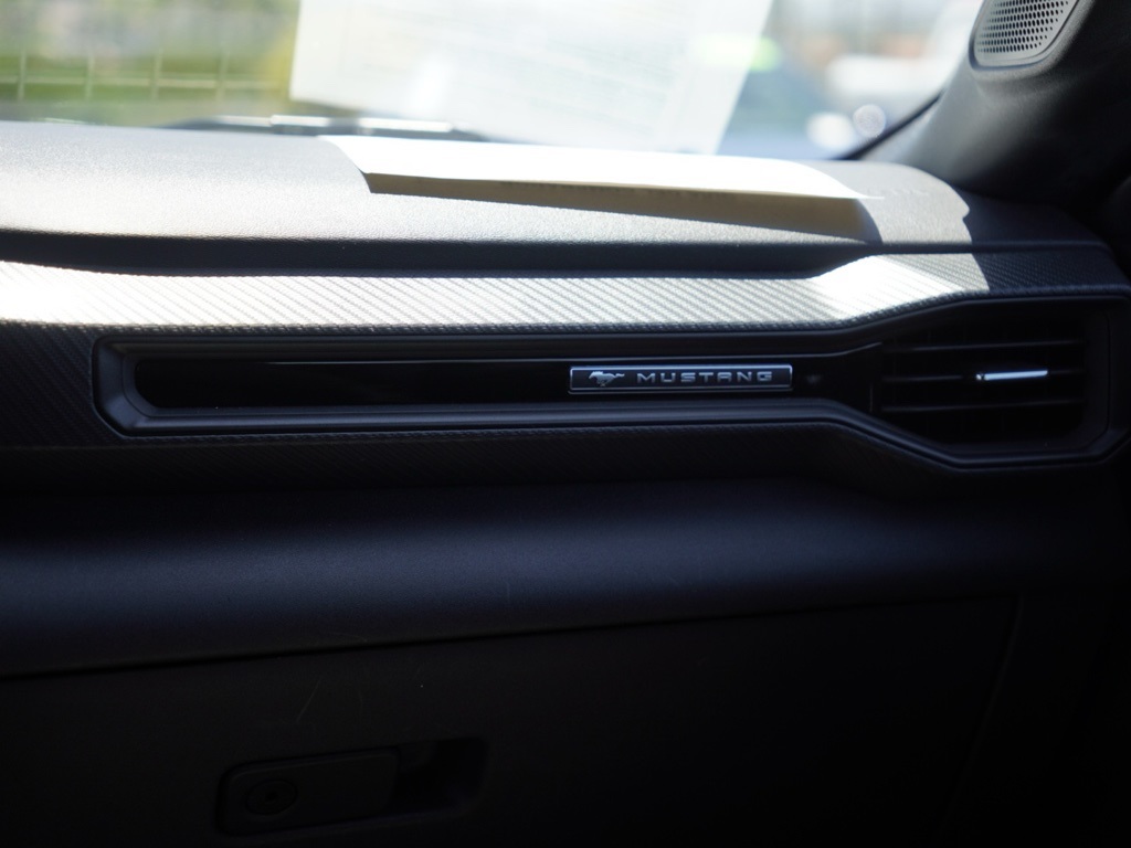 Vehicle image 28 of 29