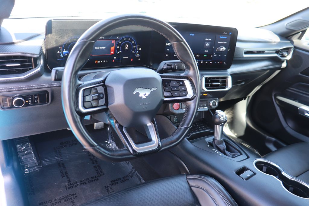 Vehicle image 11 of 24