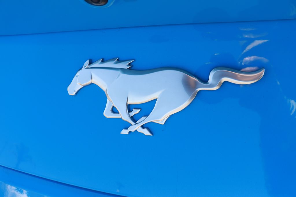 Vehicle image 20 of 24