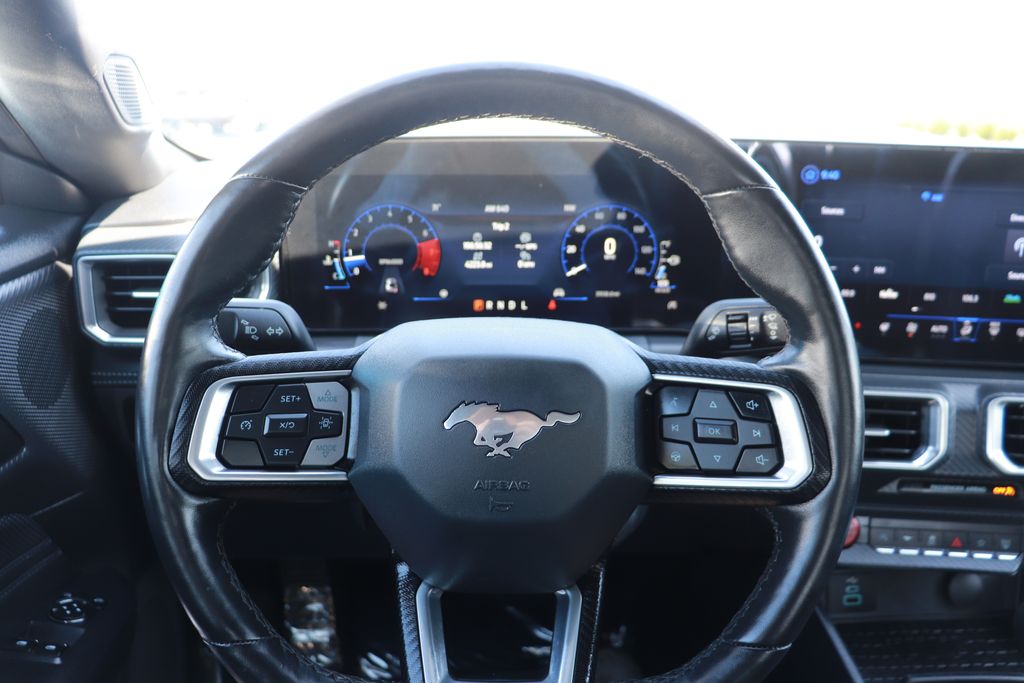 Vehicle image 19 of 24