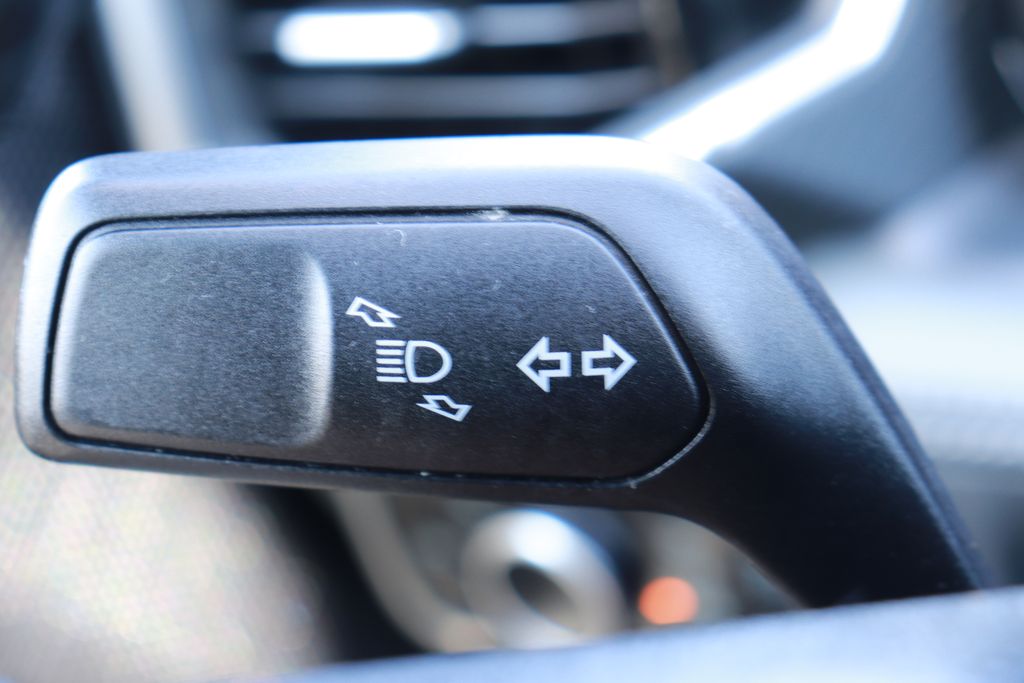 Vehicle image 16 of 24