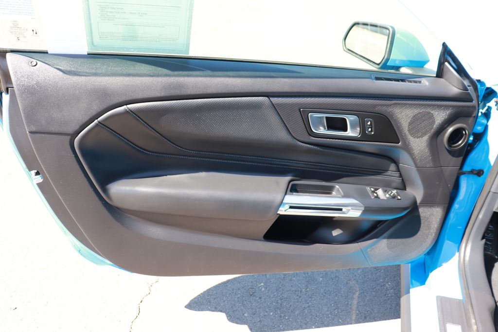 Vehicle image 14 of 24