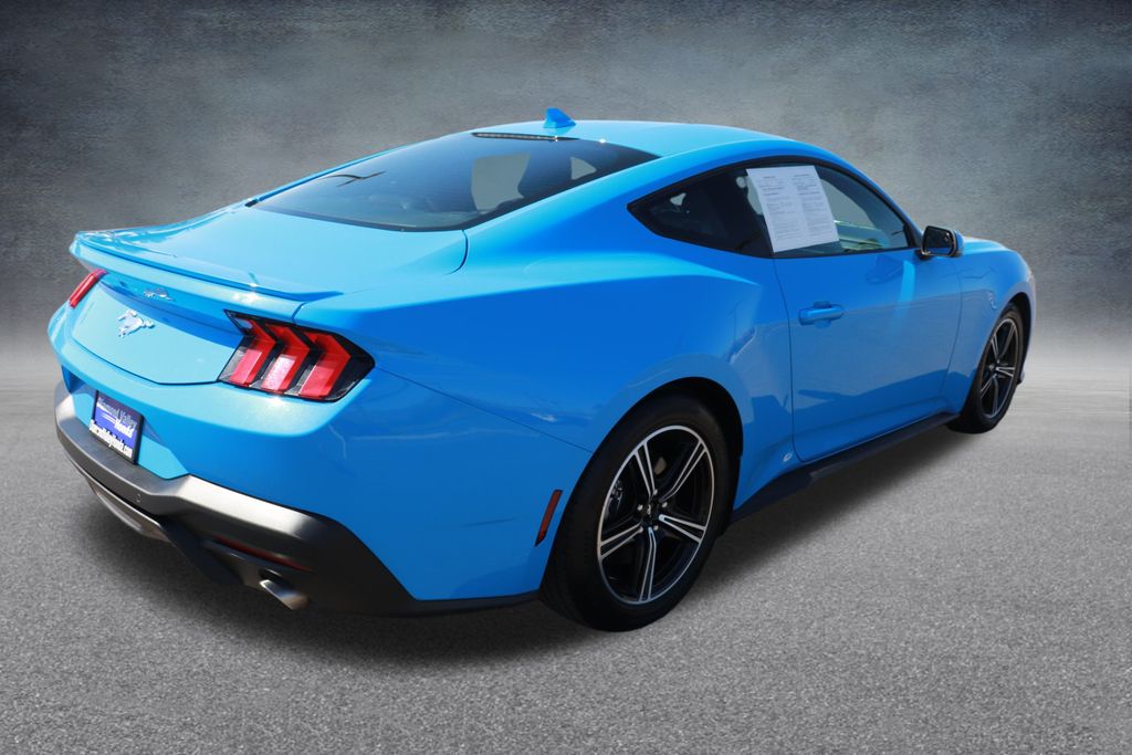 Vehicle image 4 of 24