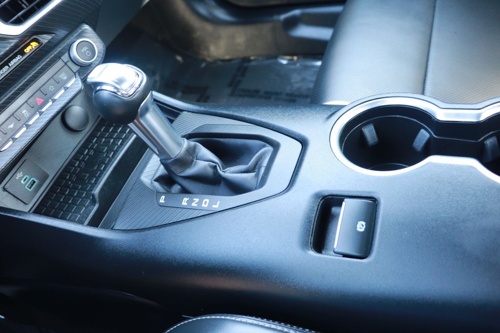 Vehicle image 13 of 24