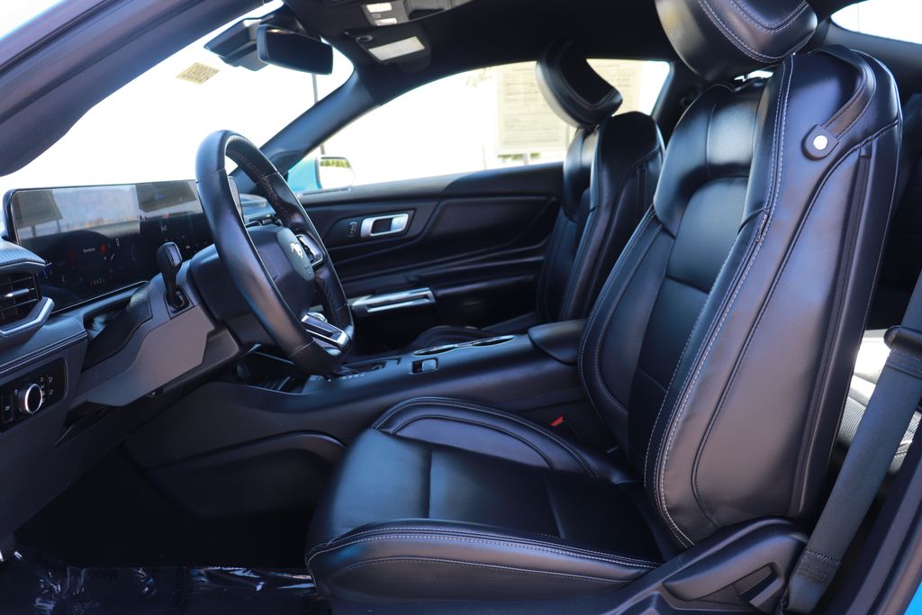 Vehicle image 10 of 24