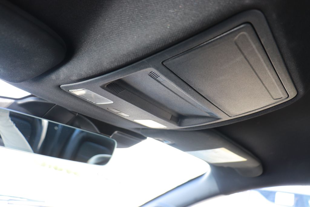 Vehicle image 15 of 24