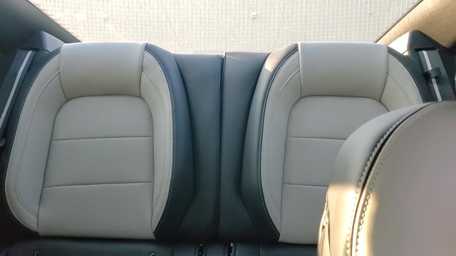 Vehicle image 19 of 21
