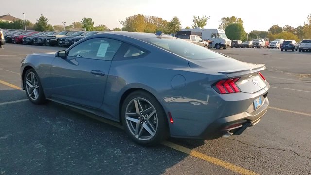 Vehicle image 7 of 21