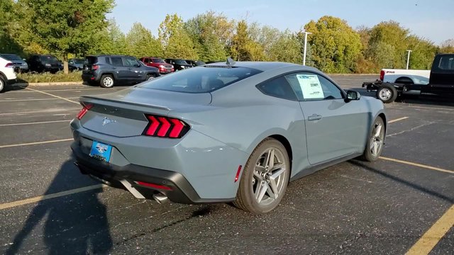 Vehicle image 5 of 21