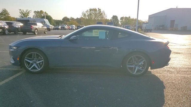 Vehicle image 8 of 21