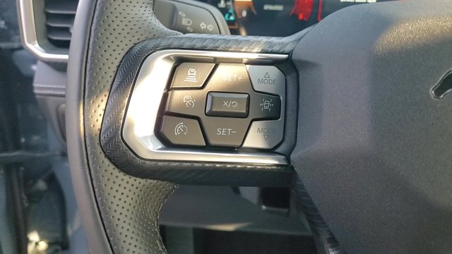 Vehicle image 14 of 21