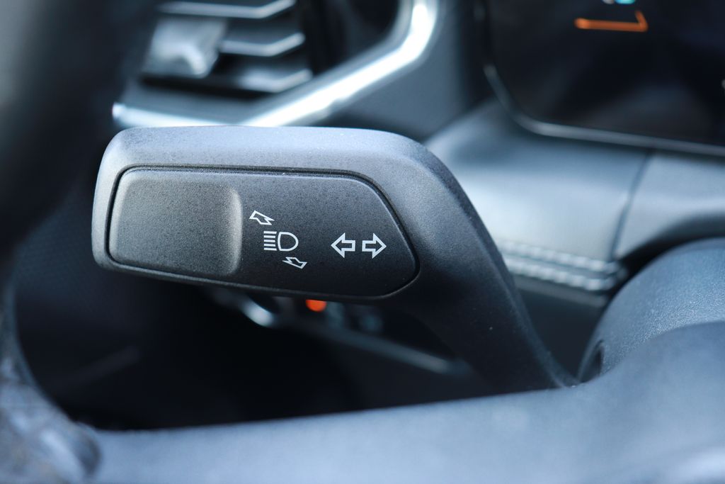 Vehicle image 22 of 27