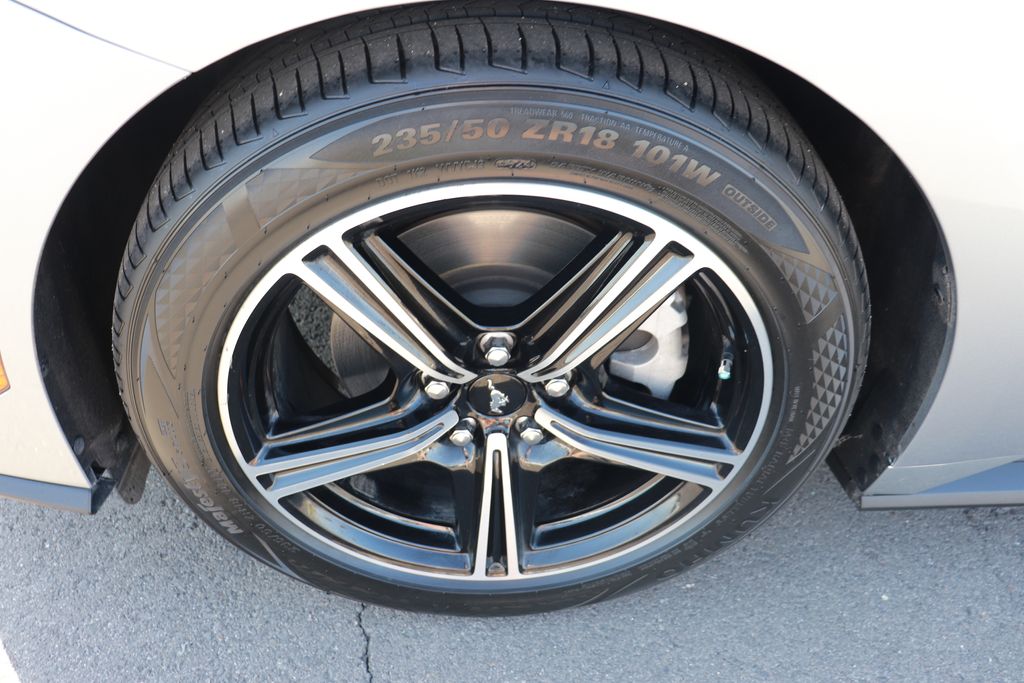 Vehicle image 8 of 27