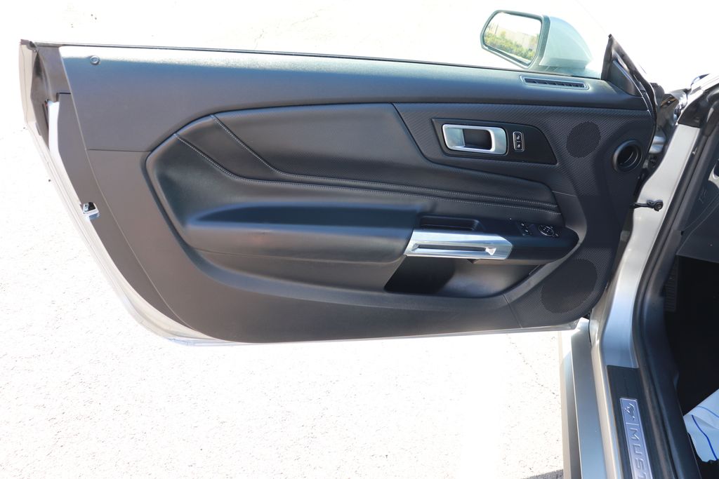 Vehicle image 18 of 27