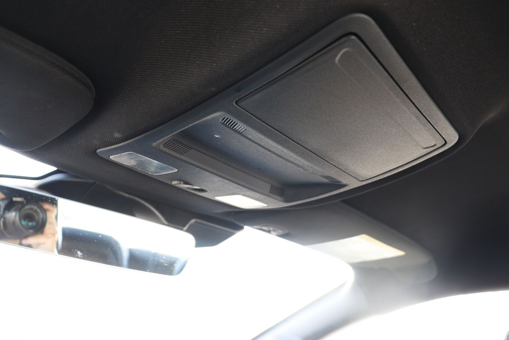 Vehicle image 16 of 27