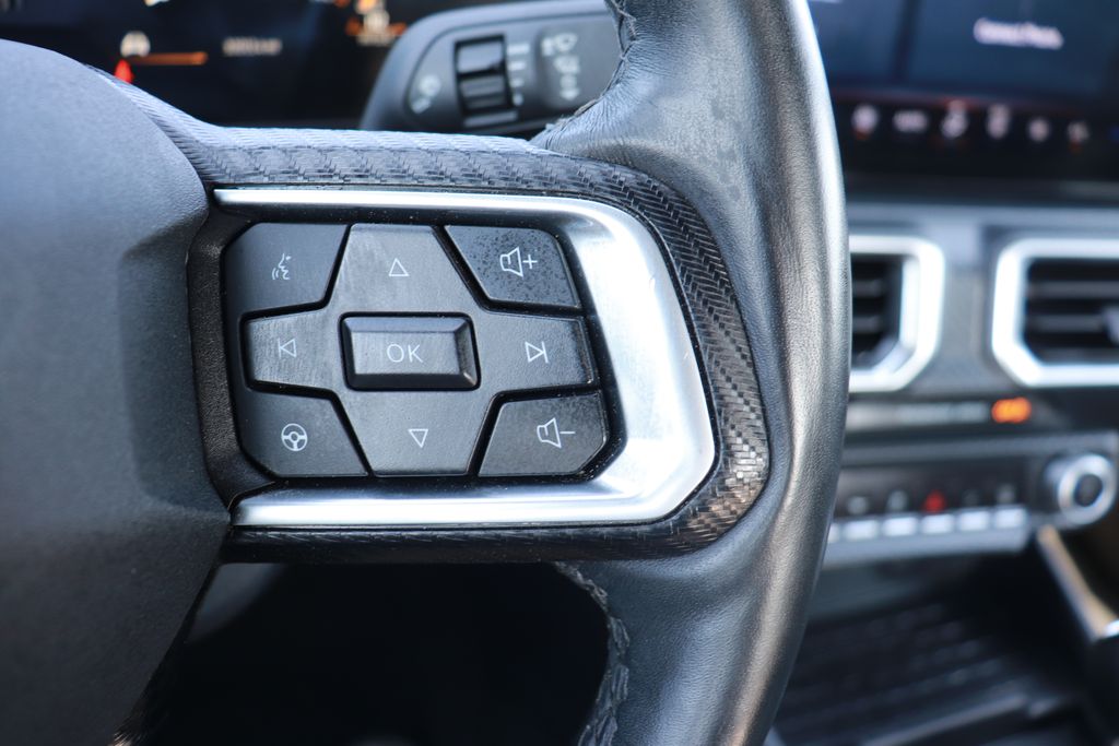 Vehicle image 24 of 27