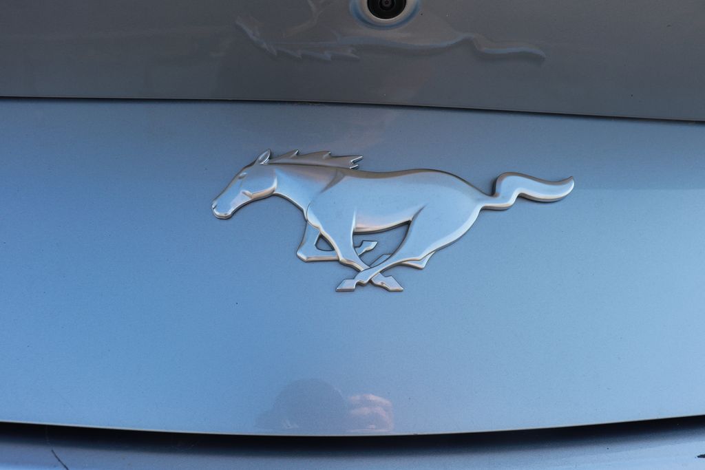 Vehicle image 20 of 27