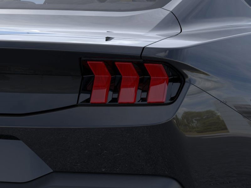 Vehicle image 21 of 40