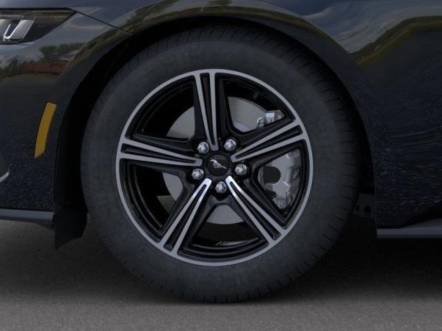 Vehicle image 33 of 40