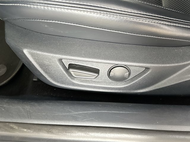 2024 Ford Mustang EcoBoost Premium Image 26 of 33