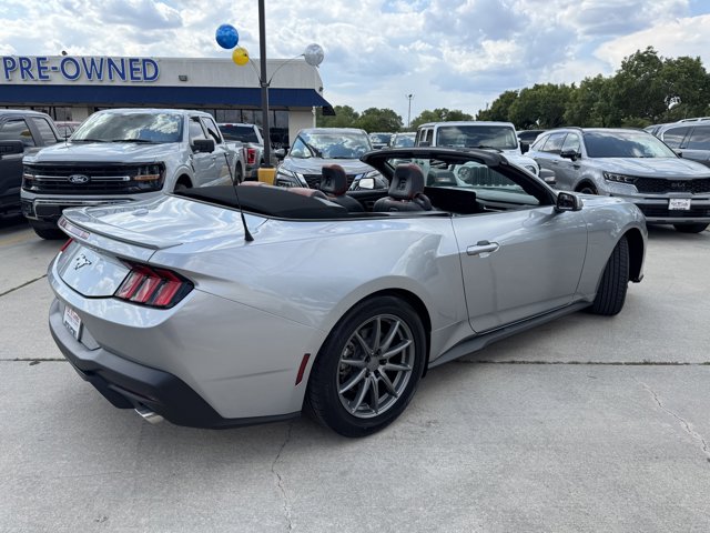 2024 Ford Mustang EcoBoost Image 4 of 19