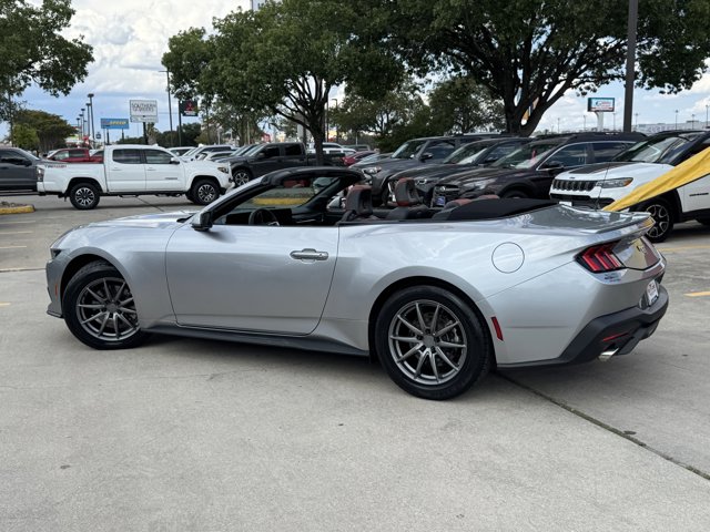 2024 Ford Mustang EcoBoost Image 6 of 19
