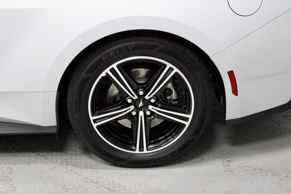 2024 Ford Mustang EcoBoost Premium Image 12 of 31