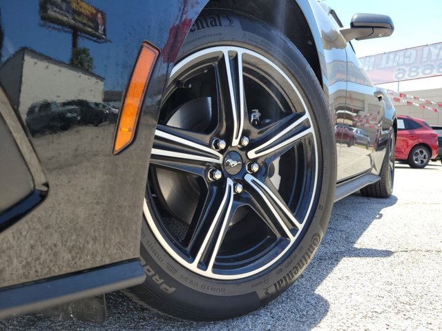 2024 Ford Mustang EcoBoost Premium Image 11 of 32