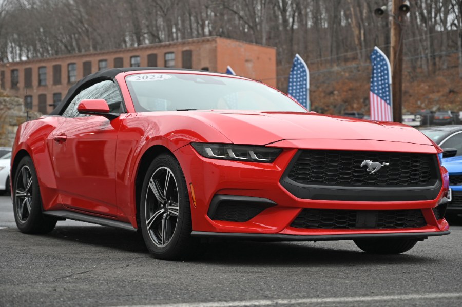 2024 Ford Mustang EcoBoost Premium Image 3 of 25